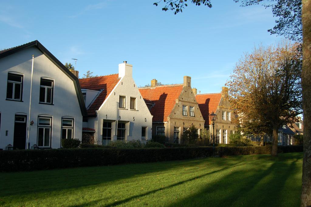 Hotel Graaf Bernstorff Schiermonnikoog Luaran gambar